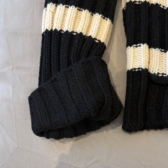 Zara Black and White Striped Cardigan - Picture 3 of 5